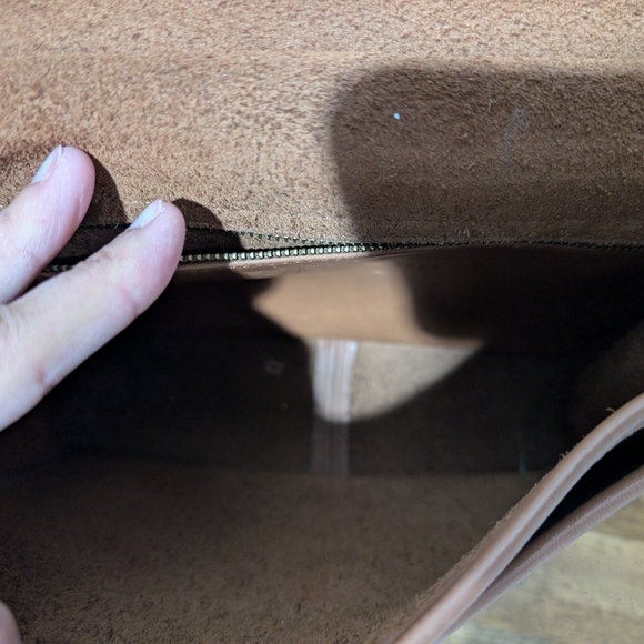 Coach Vintage Leather Willis Bag 9927 In Light Brown( no strap) - Picture 7 of 10